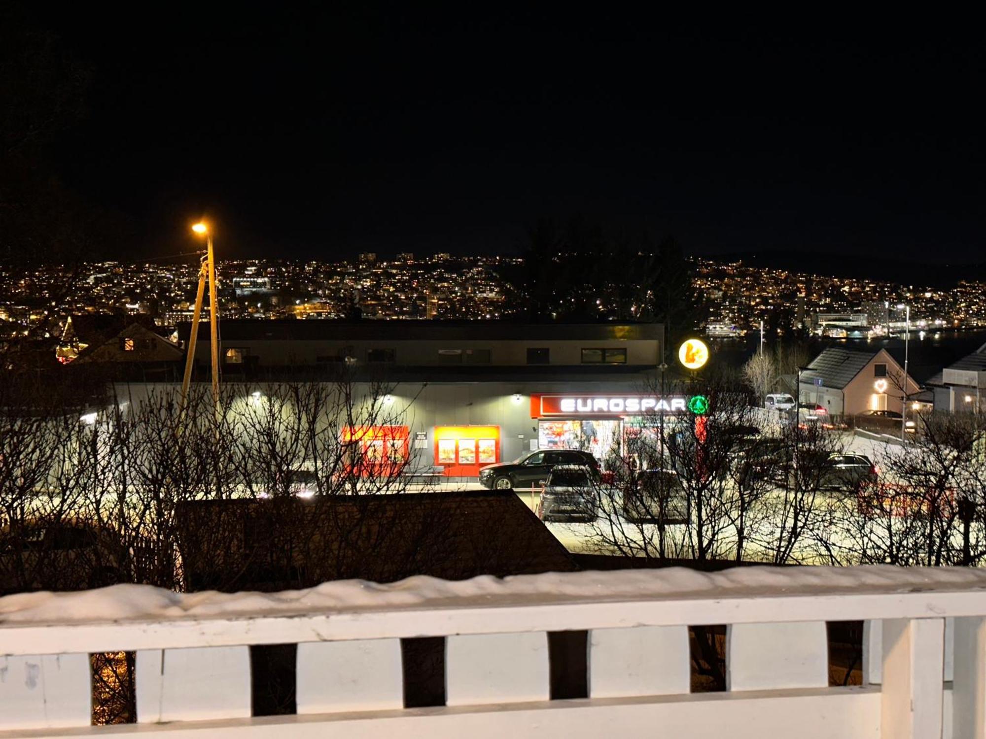 Cozy House In The Heart Of Tromsdalen. Central Тромсьо Екстериор снимка