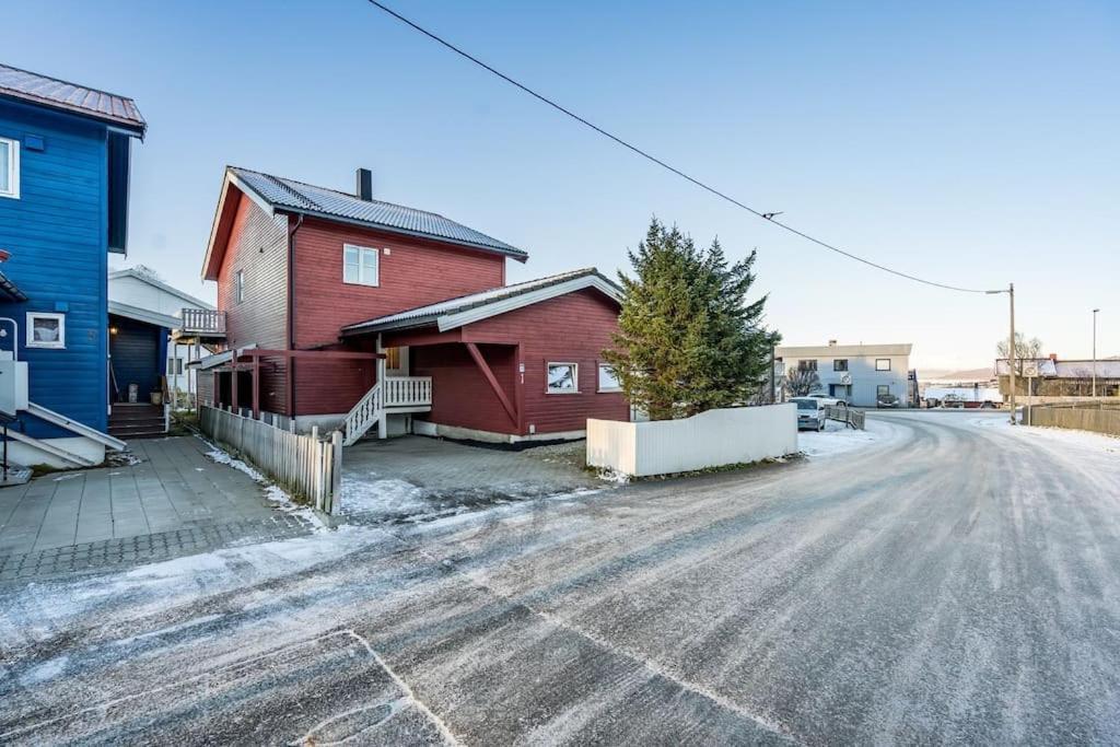 Cozy House In The Heart Of Tromsdalen. Central Тромсьо Екстериор снимка